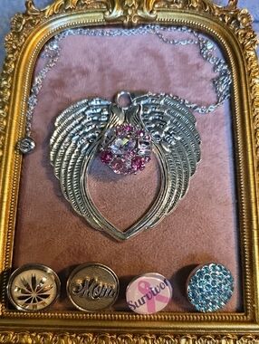 Vintage Ginger Snaps Silver-toned Angel Wings Necklace with 5 Snaps